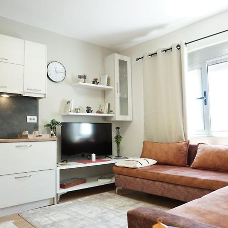 Luka'S Apartment Саранда Екстер'єр фото